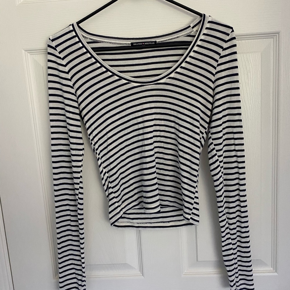 BRANDY MELVILLE LONG SLEEVE TOP
